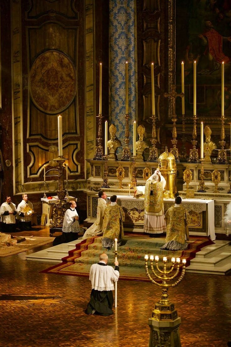 CGermeuil's tweet photo. La messe #tridentine 
Le Bonheur du #Sacré
La Communion en #silence (s'il vous plaît)
Le Recueillement devant #SaMajesté 
La Déférence et le #MystèreDivin 
L'#Amour #Incommensurable 
La messe tridentine: une #grâce qui nous est donnée et perdure
#RacontezSaGloireParmiLesNations https://t.co/nb30qgQ6Ds