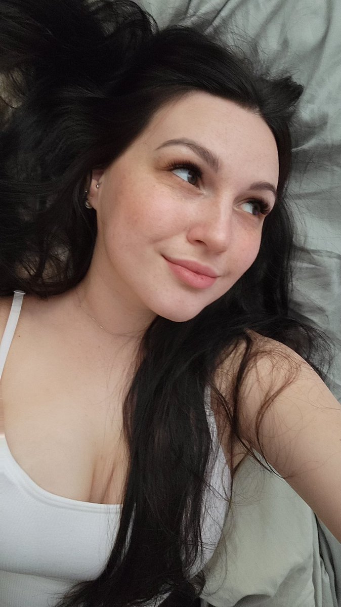 juuni dyana 🌼 tweet media