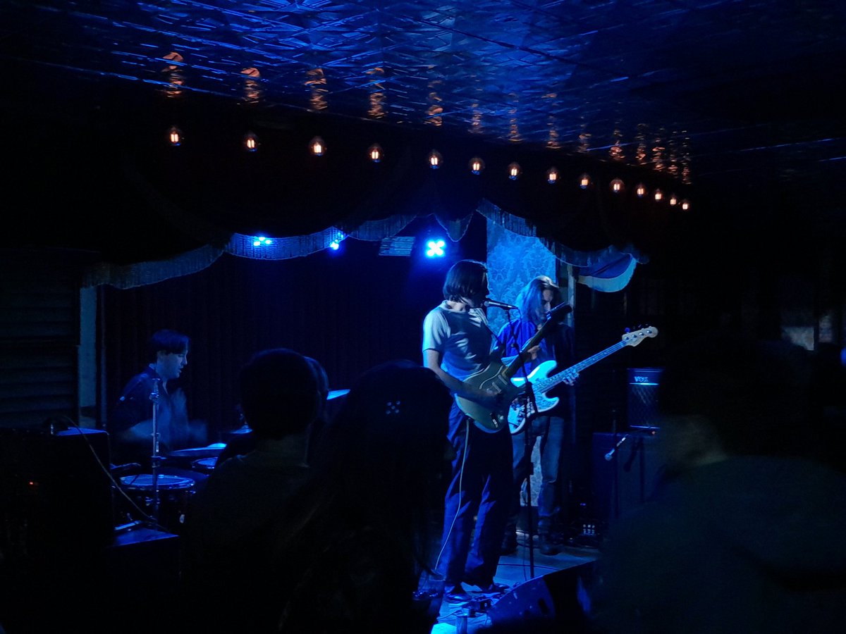 chunky66's tweet image. The ever impressive TV People return on a flying visit from London to the Workman&apos;s Cellar, support for Scattered Ashes.
@tvpeople_band @SCATTEREDASHES1 @WorkmansDublin @Select1veMemory @BlowtorchRecs @theGOOdublin
#TheGoo #thegoingoutoutguide #Dublin #livemusic #HaveYouGotTheGoo