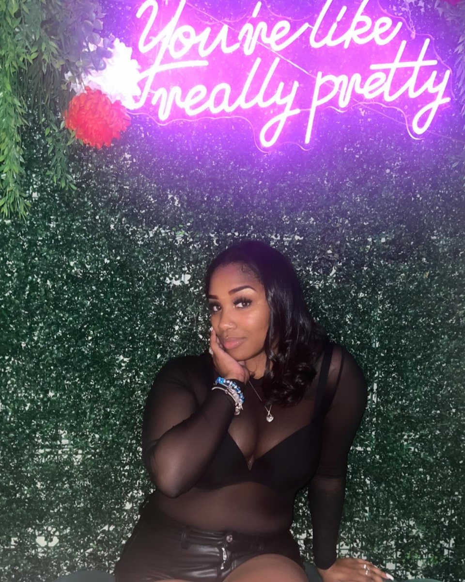 _prettytingz's tweet photo. There’s no place like me🖤 https://t.co/IcFNSjljOU