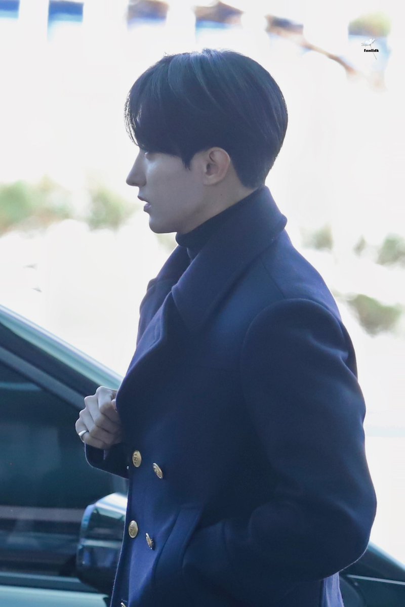 fanlidk0218's tweet photo. 231112 ICN 출국HD

#도겸 #DOKYEOM #이석민 
#세븐틴 #세븐틴도겸 https://t.co/KGFMyx4E70