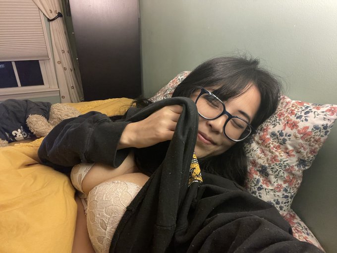 who want me? https://t.co/HmgPgN0Jp2