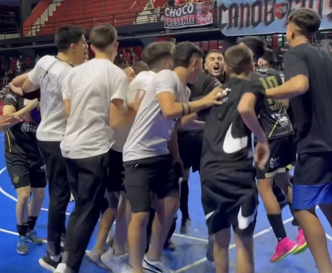 A Dos Toques Futsal tweet media