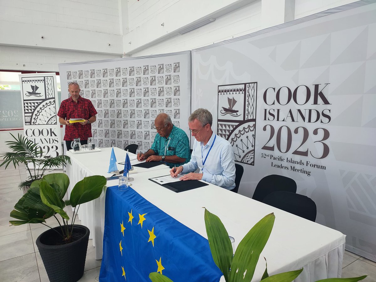 Signing financing agreements with HE Jack D. Ading, Foreign Minister of the Marshall Islands, and with Lorin S Robert, the Secretary of Foreign Affairs of the Federated States of Micronesia, at #PIFLM52.