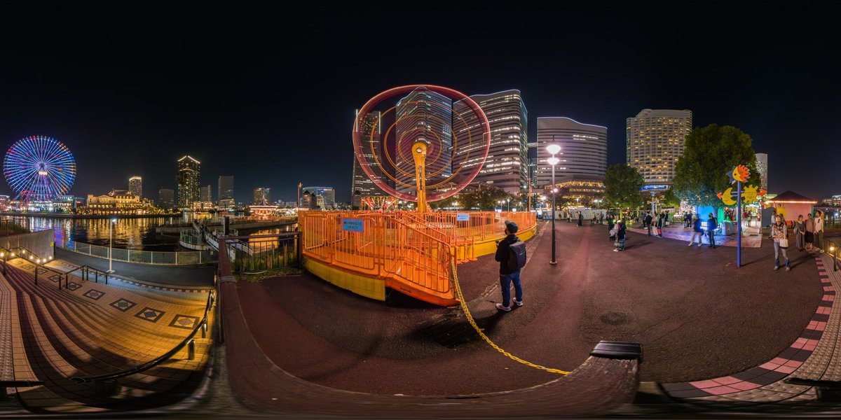 Long exposure shot at amusement park. Location - Cosmo World Yokohama. 
Shot on #qoocam3 
#kandao <a href="/JapanKandao/">KanDao Japan</a> 
<a href="/KanDaoVR/">KanDao Technology</a>