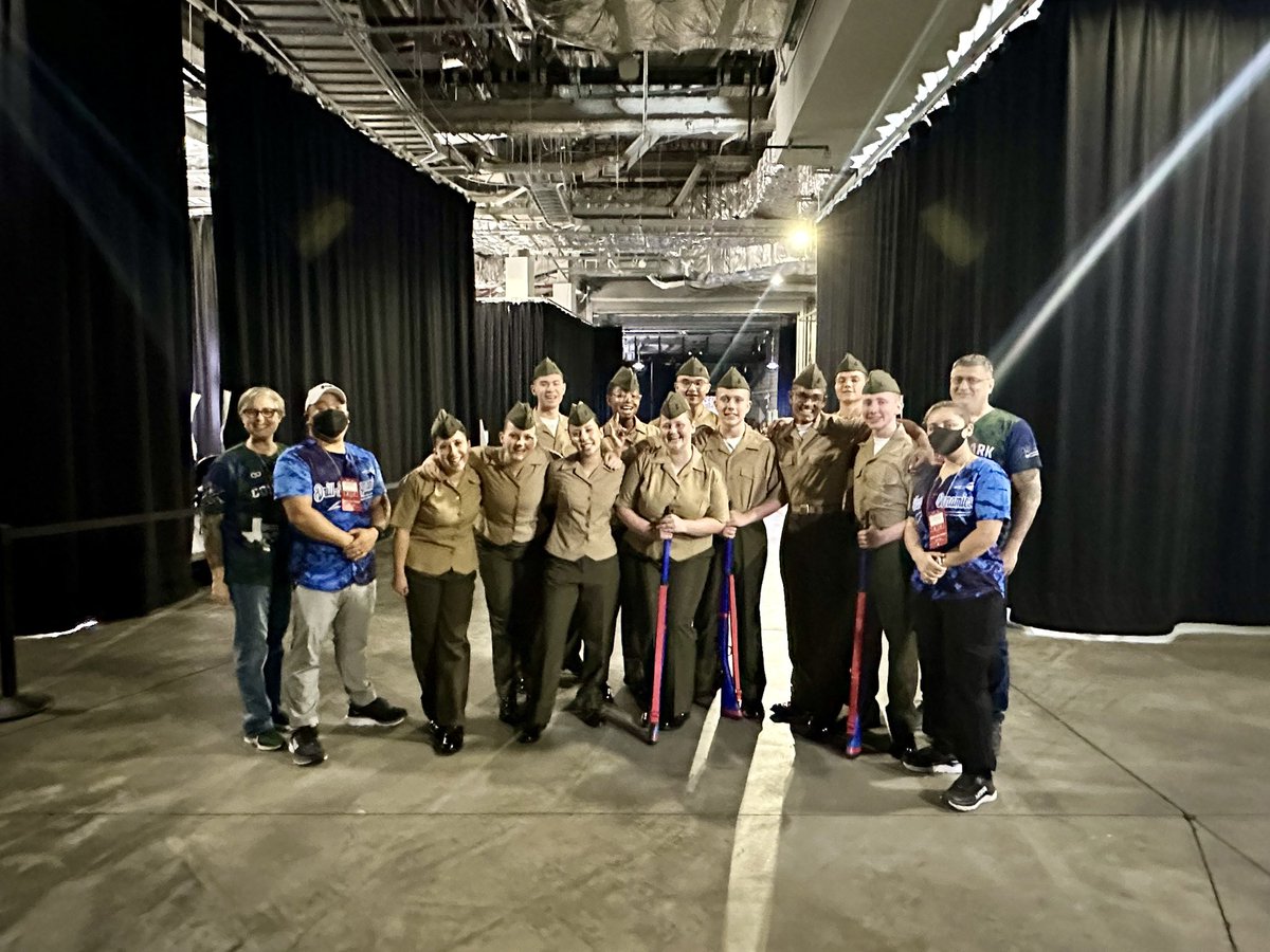 SMCOurStars's tweet photo. Happy Veterans Day! College Park MCJROTC at San Francisco Golden State Warriors Half Time Performance! Thank You Drill-Team Dynamics &amp; @GoldenStateWarr! https://t.co/i4uTrCHLwF