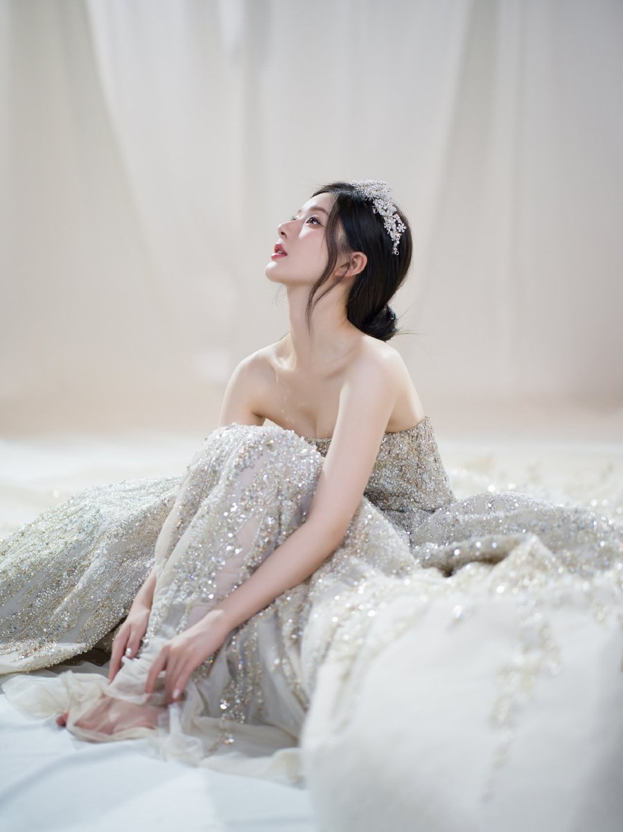 yihuanshibiaozi's tweet photo. #赵露思 生日的释义永远都是生生把她日死！拴着狗链、撅着屁股求狠狠后入的Rose怎么能不被生生日死呢？Rose迫不及待的向大家展示自己的口活舌技了！张大嘴展示深喉简直就是个飞机杯！仰着头等着各位的赏赐！ https://t.co/2e26HCifZA