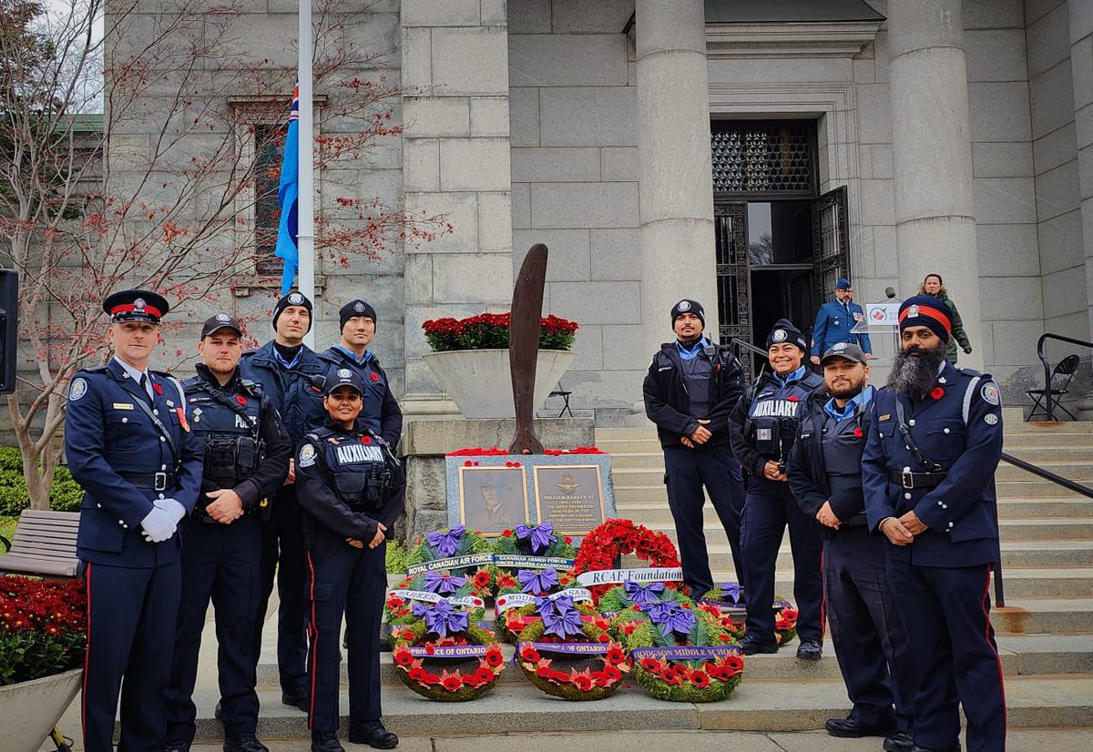 Today we stood with the community of #midtown and took time to pay respect and remember those that have paid the ultimate sacrifice in service of 🇨🇦 We also took time to thank those that have served and those who continue to serve. #rememberthem #remembranceday #lestweforget
