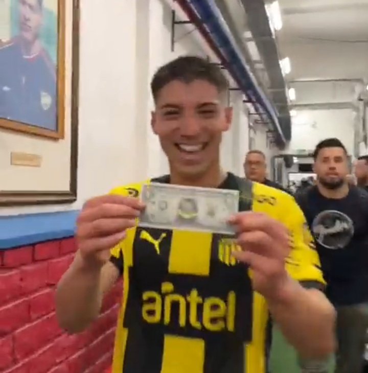 jotacurcc's tweet photo. JAJAJAJJJSJJJ https://t.co/ci6gyiZM65