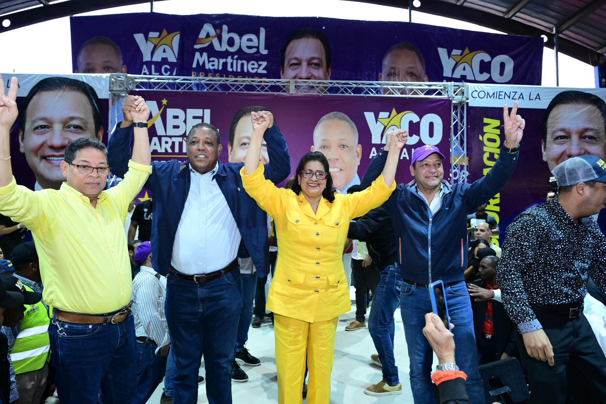 AbelMartinezD's tweet photo. ¡Gran proclamación en Los Alcarrizos! Hoy afirmamos con certeza que,  el próximo alcalde Yaco Alberti, liderará la transformación tan necesaria para esta importante comunidad, que hoy se encuentra en total abandono. A partir del 2024, ¡comienza la verdadera revolución para el renacimiento de Los Alcarrizos!

#ComienzaLaTransformación