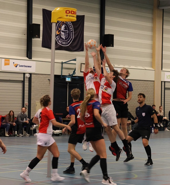 Foto's van <a href="/ckvODIK/">ckv ODIK, Barneveld</a> tegen <a href="/AVOAssen/">AVO Assen</a> zijn hier te bekijken : facebook.com/media/set?vani… #korfbal #assen #avo #odik #barneveld #facebook #knkv #overgangsklasse