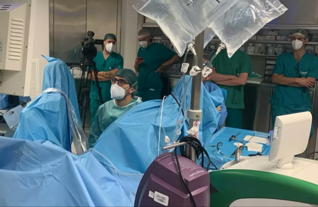 p_spatafora's tweet photo. 📌#Greenlight Laser #Enucleation of Prostate (#GreenLEP) #enbloc
#Livesurgery at GYM 23.
Thanks to  @DrVarvello @SibonaMattia @paolo_gontero https://t.co/SxbIVs1lZ9