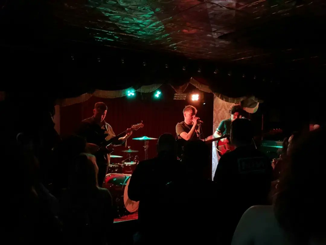 chunky66's tweet image. Scattered Ashes playing songs old and new, showcasing some new tunes, from their upcoming debut album, which they are currently in the middle of recording.
@tvpeople_band @SCATTEREDASHES1 @WorkmansDublin @Select1veMemory @BlowtorchRecs @theGOOdublin
#TheGoo #thegoingoutoutguide