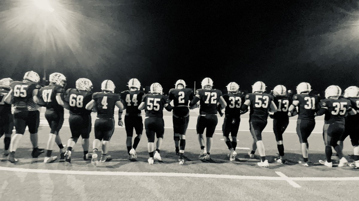 Set your goals high, and don't stop till you get there‼️ We celebrate all your accomplishments, hard work , dedication and all that you've achieved‼️It’s just the beginning , fly high‼️ Eagles 🦅 for LIFE. @SDOathletics #BoysofFall #seniors #forevereagles 🦅🏈🦅🏈🦅🏈🦅🏈🦅🏈🦅