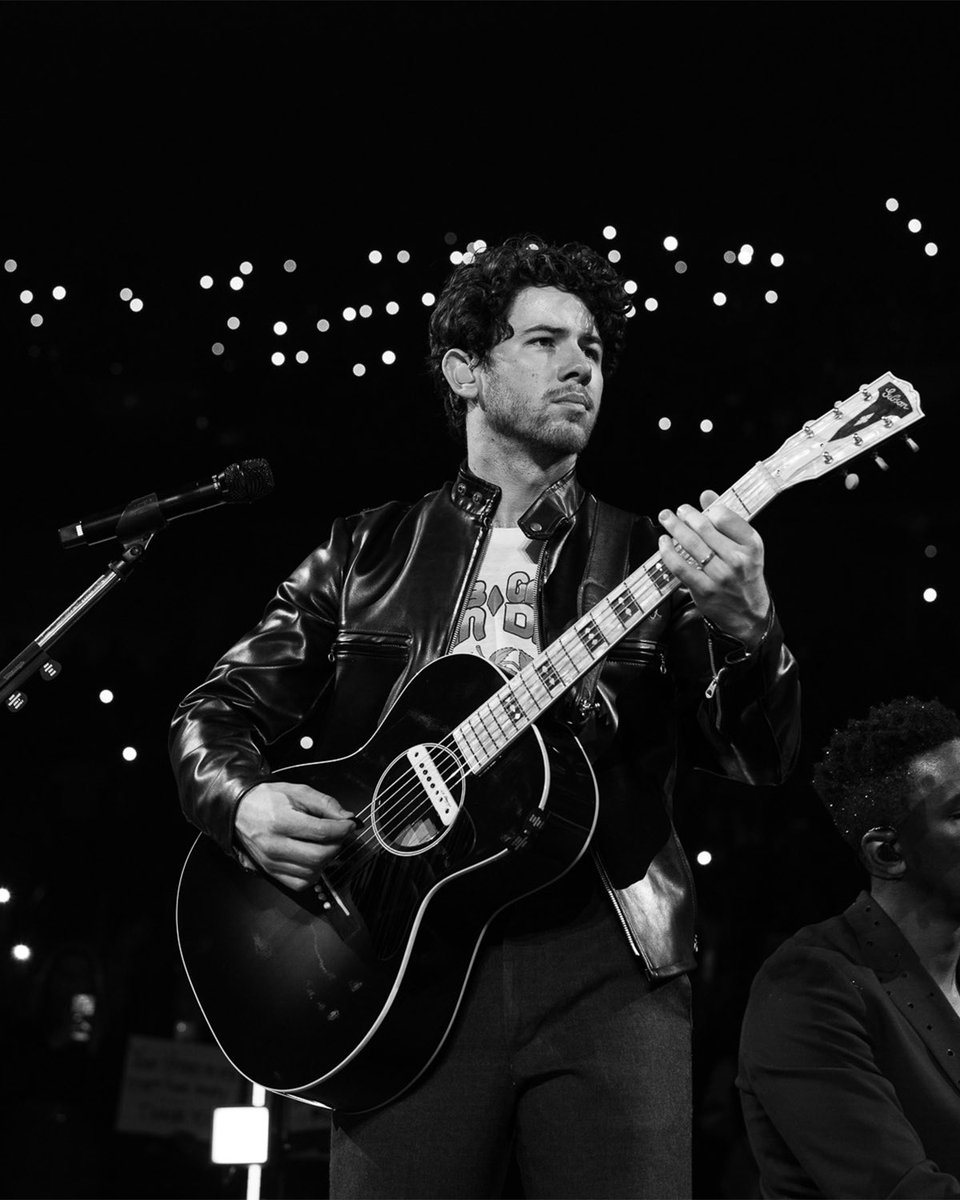 jonasbrothers's tweet photo. Portland! What a night. Your energy was unmatched. https://t.co/O7tfawf3n5