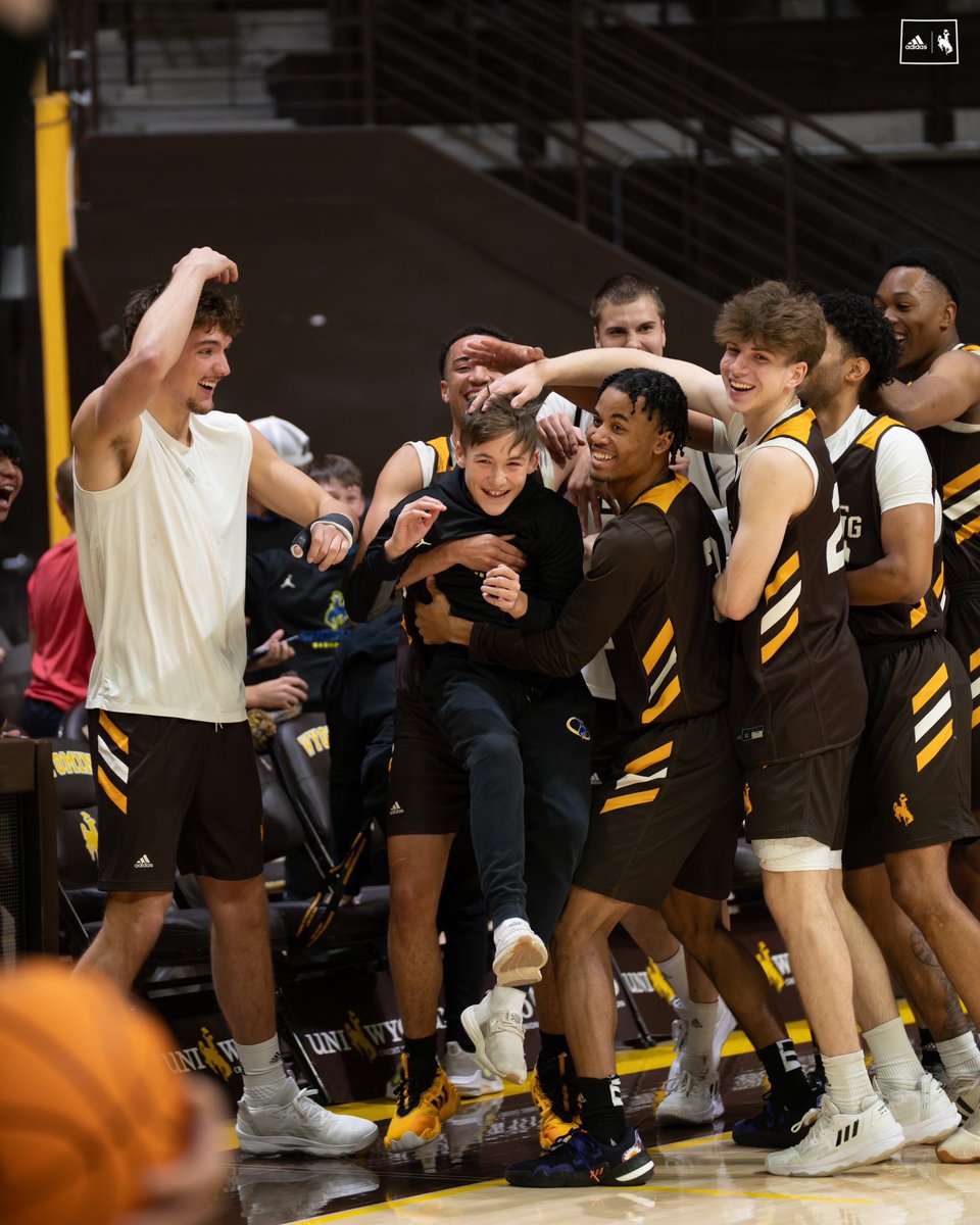 wyo_mbb tweet picture