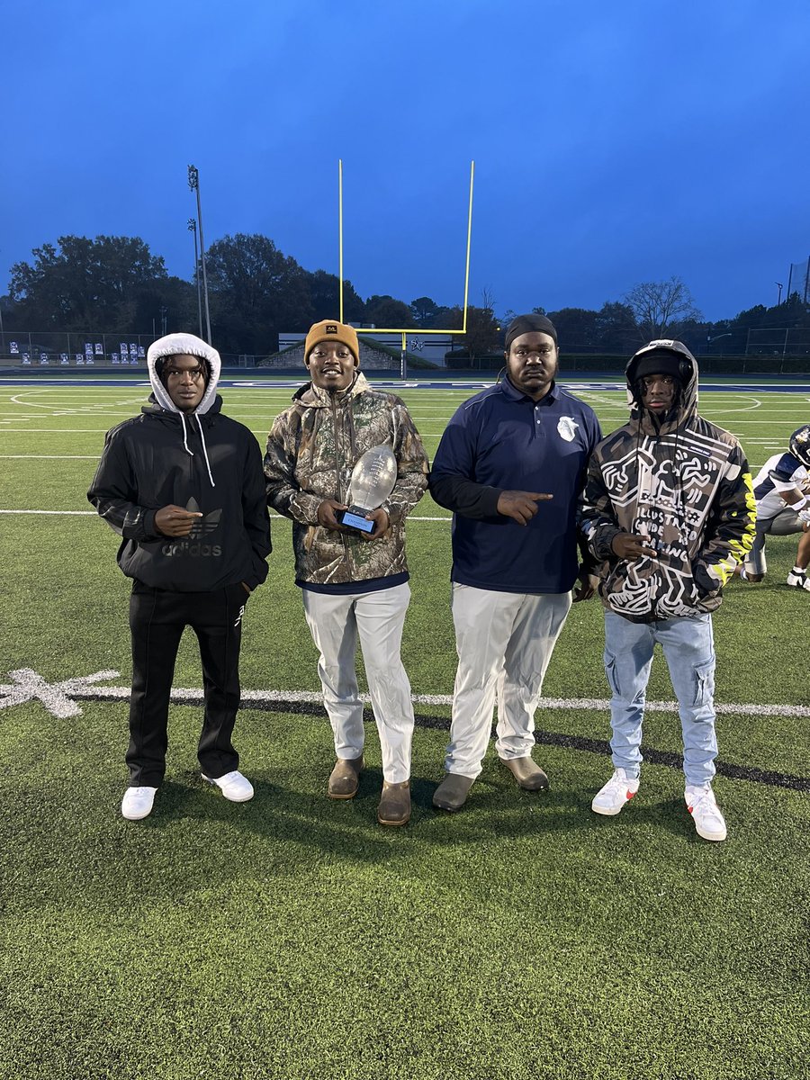 Had a great visit with <a href="/GeorgiaKnights1/">Community Christian College Georgia Knights</a>. Thank you <a href="/CoachK_72/">Coach K</a> for the invite 
<a href="/CoachEzzardHorn/">Ezzard C. Horn Jr /G\ PHA 🇧🇸</a> <a href="/CoachMelAdams/">Melvin Adams</a> <a href="/RecruitGeorgia/">Recruit Georgia</a>