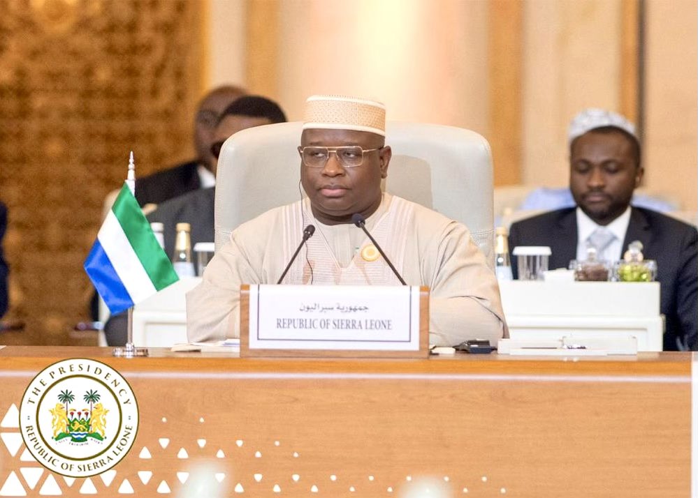 Samuder53291026's tweet photo. Welcome to #OICSummit your excellency #PresidentBio,we are more than happy if you could meet H,E President #jokowi who attended the OIC summit.Sierra Leone and Indonesia diplomatic relationship must be stronger. God bless you all.
@ListyoSigitP
@TimKabba
@Alphakanu7
@VP_Jalloh https://t.co/Bu7i4suWc3