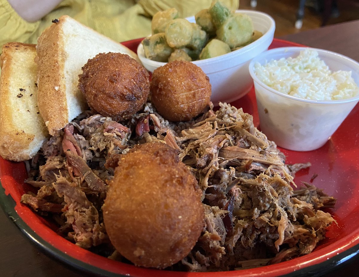 FoodieScore's tweet photo. 👍 👍 Johnny Ray’s Smokehouse in Fallston, NC — chopped brisket, burgers and so much more! 🤤 https://t.co/wFGYK65oA9