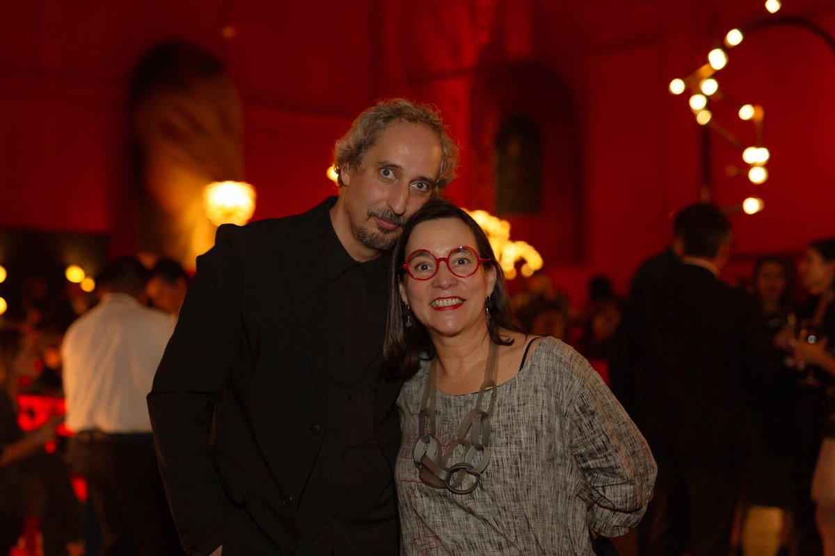 Gracias <a href="/Roferbar/">Rodrigo Fernandez</a> por esta imagen, testigo de un momento extraordinario... uno de Luz y Magia como sólo @diezcompany sabe crear.