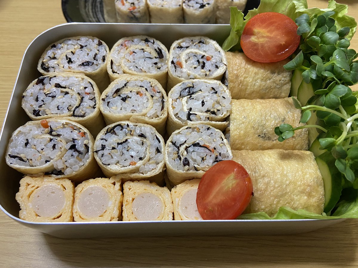 wx_s87's tweet photo. おはようございます😊
本日のお弁当🍱
巻き巻きお稲荷さんです🌀

切り方で大きさ調整出来るので
詰めやすくお弁当に最適ですね♪
たけぞー@takezooogohanさん
ありがとうございます😆🙏

お仕事行って参ります🫡

#お弁当記録 https://t.co/PYKFhrqtLs