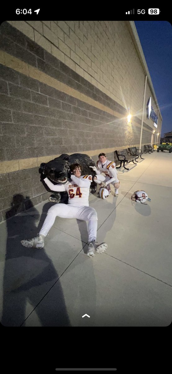 WHAT HAPENNEDDDD <a href="/triwestbarstool/">Tri-West Barstool</a>