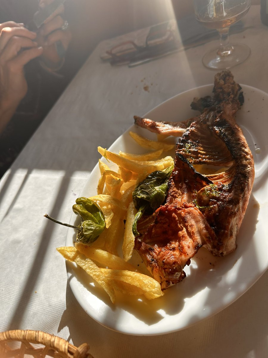 abreunvinito's tweet photo. @lafragua de #sarrion cocina de brasas y producto @pacolonso @CulturaAlmuerzo @esmorzador @cacauencorfa
@Robotin__ @vinglada @dilgogi @vinoWineEs @verema @cocadepanses @JavierVinyuelas @jopesilver @manolomata @JesusDeBarqueta @blanquita_1983 @vinglada @cacau_dor @valmorzar https://t.co/6DhbS8kTxO