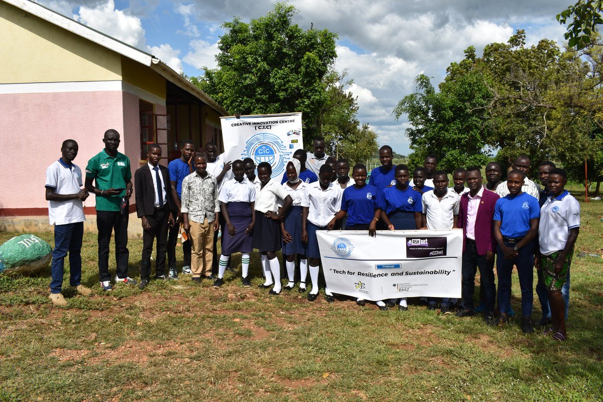 cicug7's tweet photo. The best way to predict the future is to create it. We inspire to make difference by providing tech solutions to schools and various communities. It was a pleasure meeting the students of #St_Luke_Widi_SS to share a package of knowledge in electronics technology.

#Refugee_minset https://t.co/mIefgWDKDX