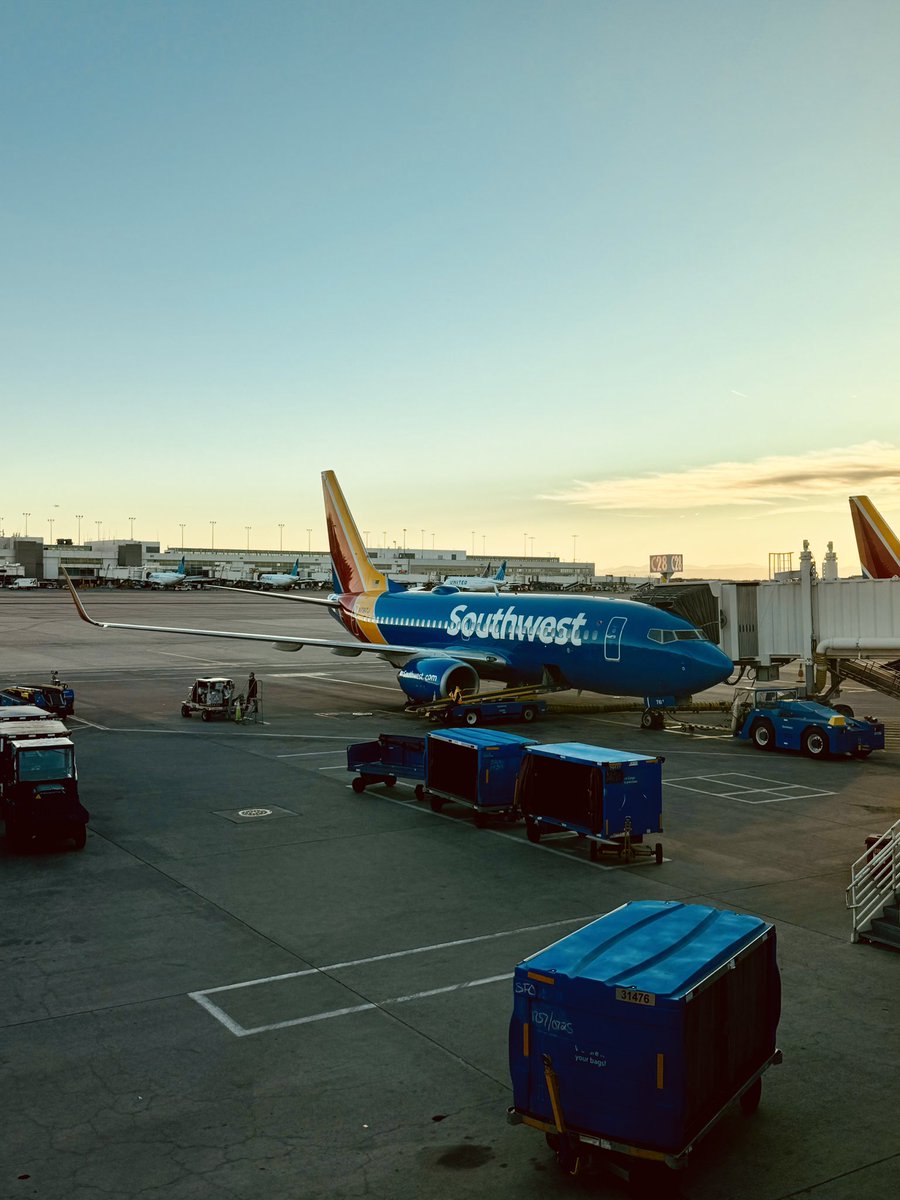 thecadgeek's tweet image. Making my way to Vegas for the annual running of the nerds - otherwise known as #AU2023.