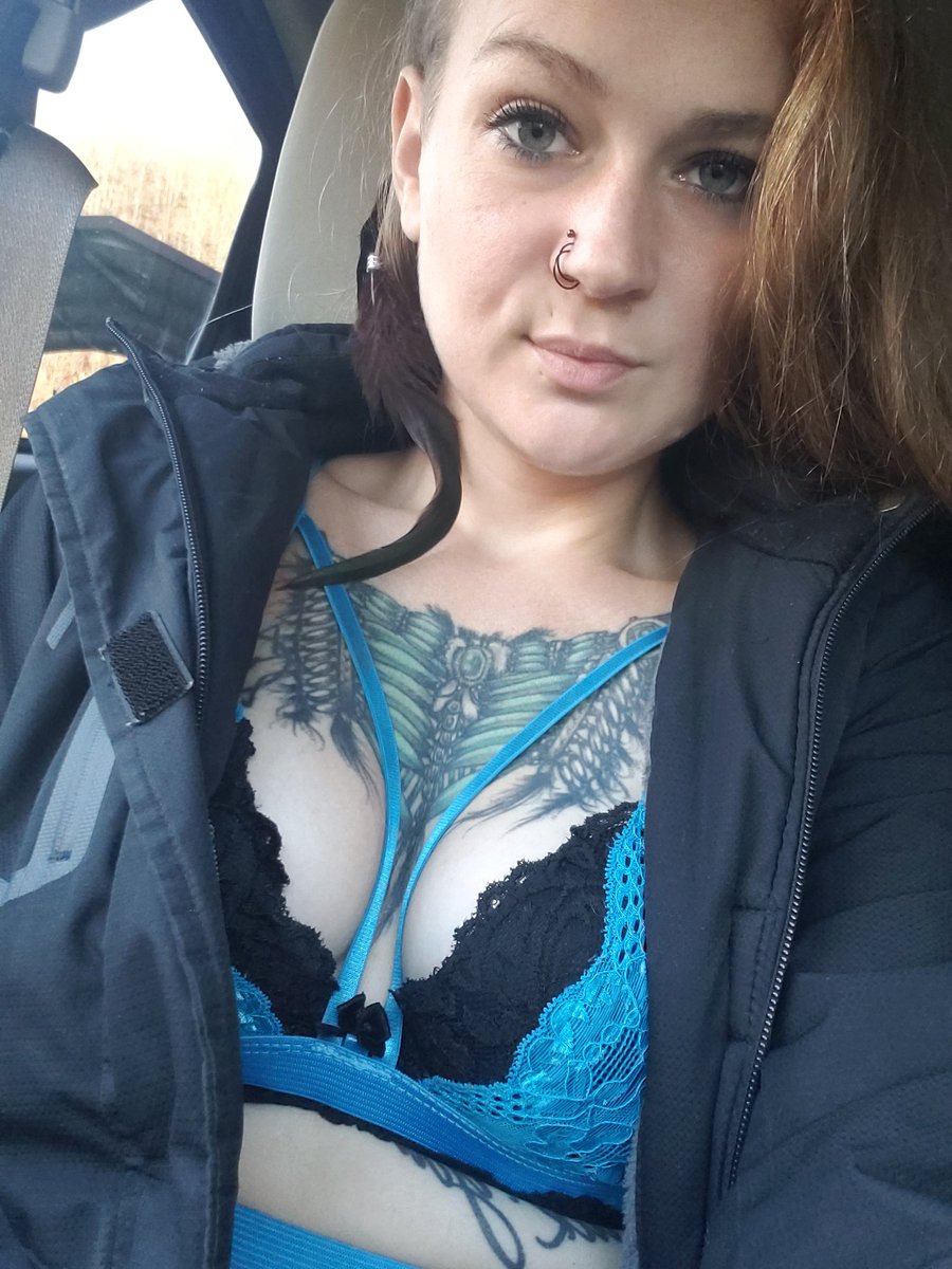 Queen FrostBitten on X: Date night. Where are we going??  t.cooji9qXloFD  X