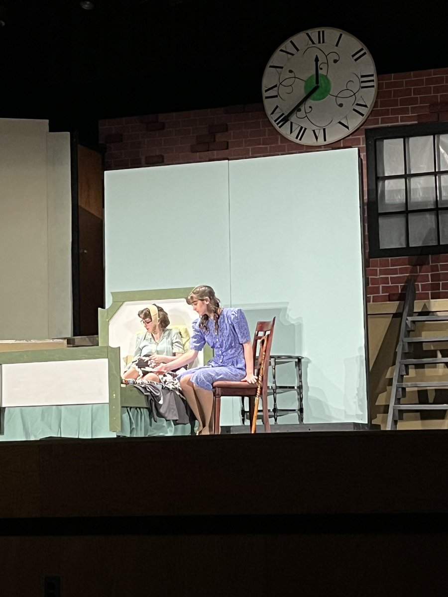 MrsDelPolito's tweet photo. Outstanding performance of Radium Girls by @NAHSdramaclub! 💚🧪 https://t.co/4mnfUBCAxW