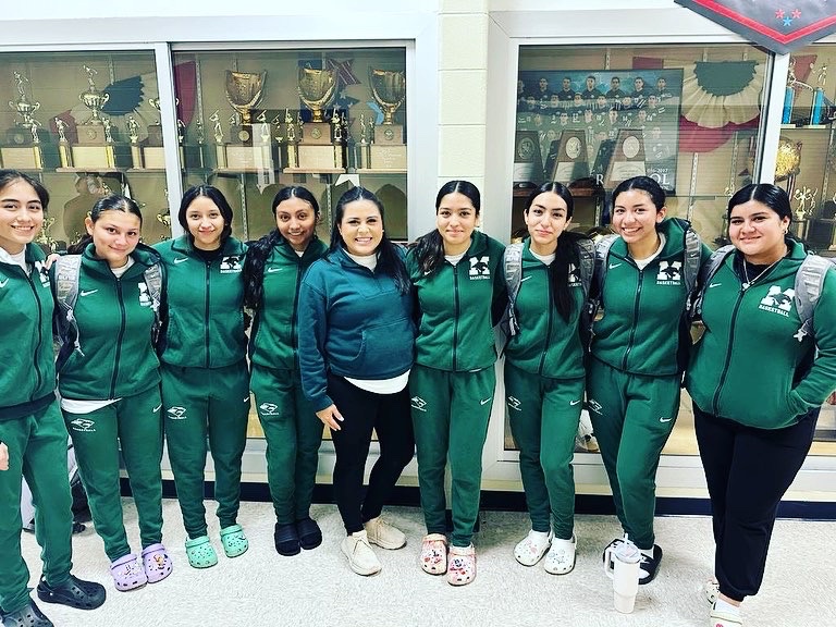 WolverinesHoop's tweet photo. First tournament of the season for our JV girls. We went 1-2 but seeing their growth and working together as a team is what I enjoy the most about coaching. They will continue to work and get stronger. #ladywolverinesbasketball #lockedin https://t.co/F0h5whNOLZ