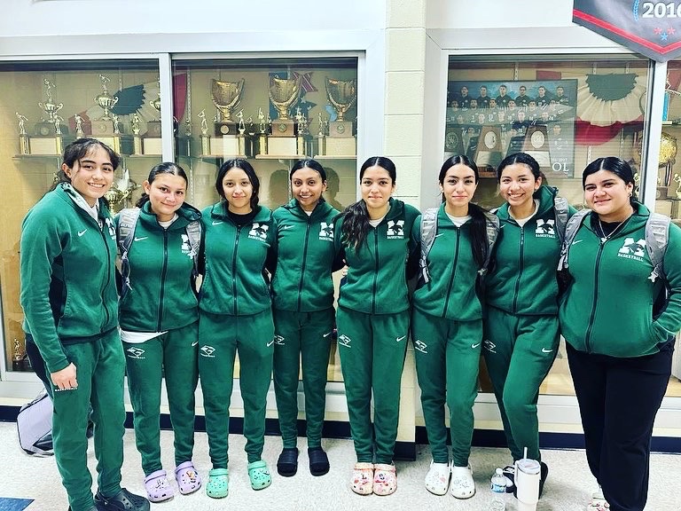 WolverinesHoop's tweet photo. First tournament of the season for our JV girls. We went 1-2 but seeing their growth and working together as a team is what I enjoy the most about coaching. They will continue to work and get stronger. #ladywolverinesbasketball #lockedin https://t.co/F0h5whNOLZ
