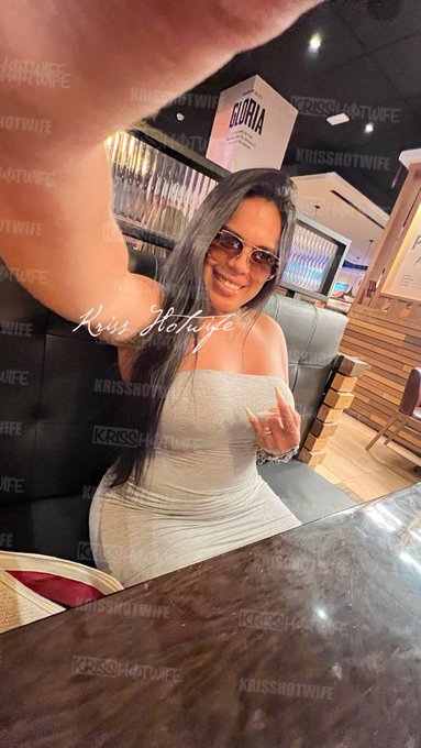 Quando vou pra um date com algum solteiro sempre mando uma fotinha pro corno do meu maridinho para ele