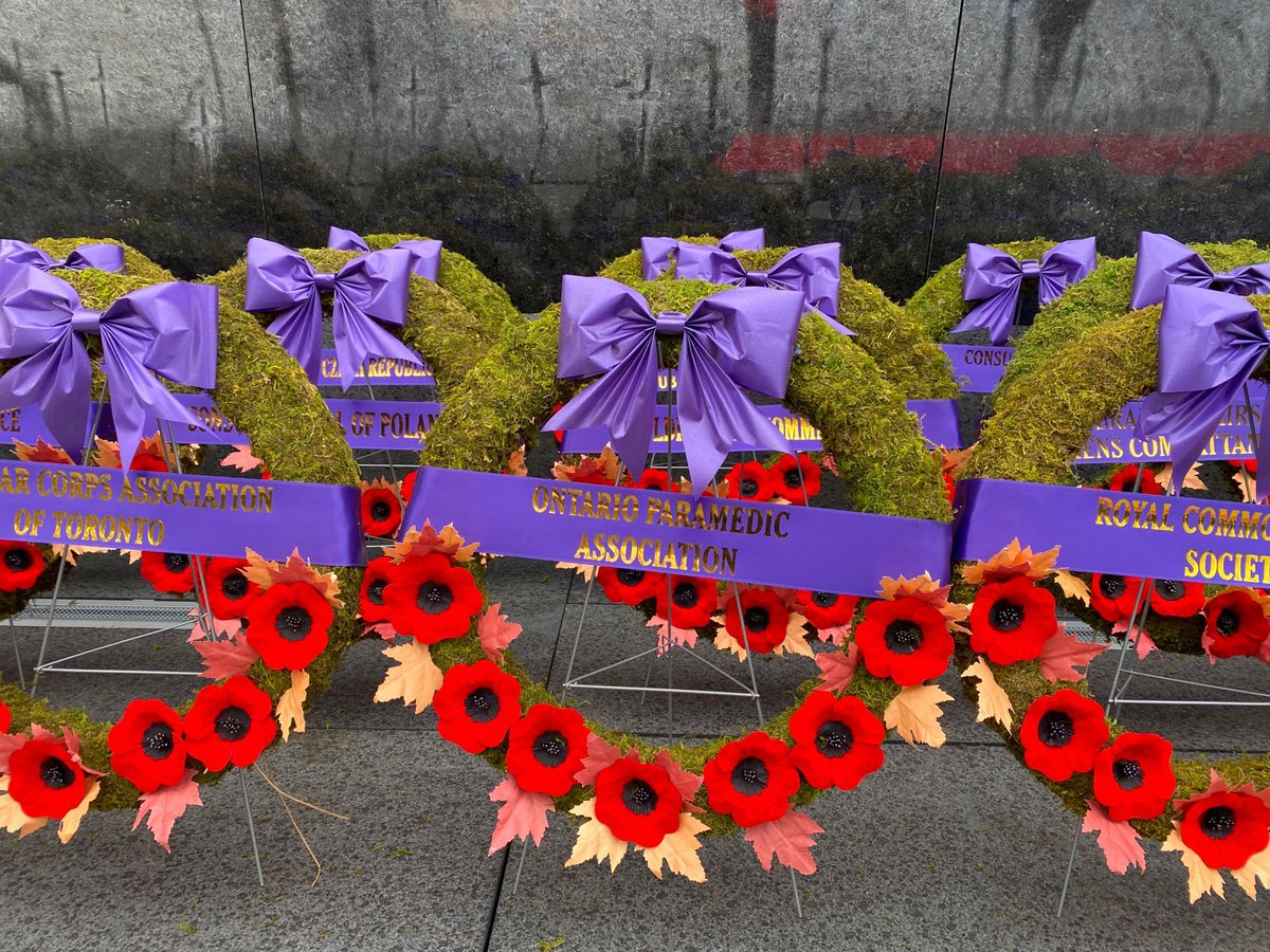 Paramedics across Ontario pay our respects to all those we have lost #LestWeForget #RemembranceDay