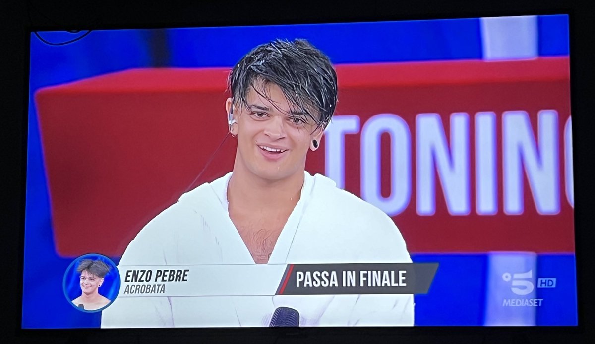 SaCe86's tweet photo. Enzo in finale grande 👏🏾👏🏾👏🏾 #TuSiQueVales https://t.co/Isui5niZkQ