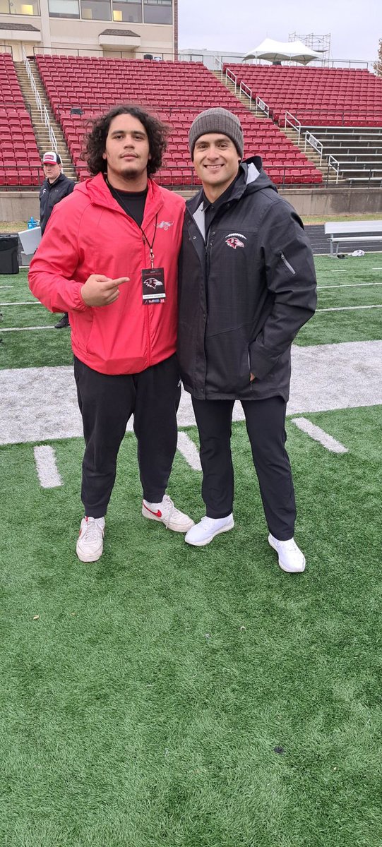 Christian_Gonzo's tweet photo. After a great game day visit and a great talk with @CoachBarraza I am blessed to receive my 4th offer from Benedictine.@RavenFootballBC @CoachKoch_BC  @JoelOsborn_BC https://t.co/FyezAJiPCy