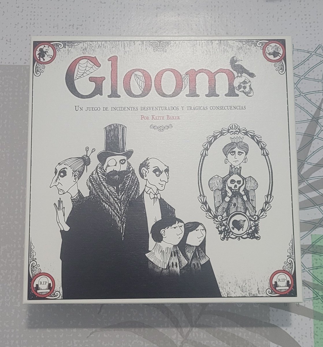 Hoy les traigo GLOOM un juego con un objetivo algo triste pero sencillo, hacer que tu extravagante familia sufra el mayor número posible de tragedias antes de su muerte, sin duda un juego donde putear mucho a los demás y donde la diversión y las risas están aseguradas 💀🤯🤣