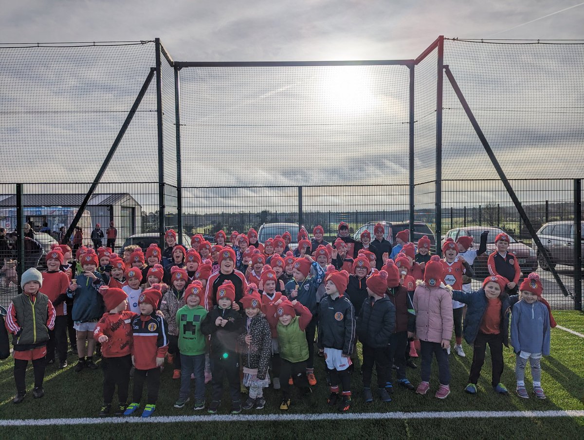 holymoses79's tweet photo. @moynaltygfc why do we do what we do? For awards and trophies? Not at all, for the joy on the face of the children we coach!! The future is bright #smallbutmighty 🔴⚪ https://t.co/aWDhhR5d4I