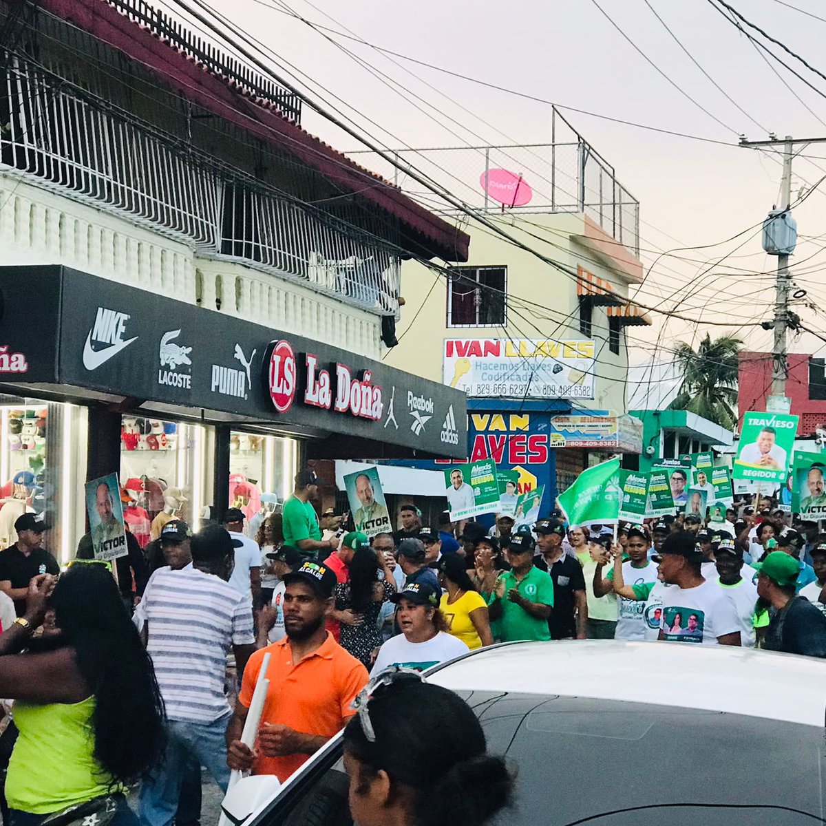 La unidad de #RescateRD es el camino hacia un futuro mejor con Aquilino Serrata alcalde de Santo Domingo Oeste <a href="/SerrataAquilino/">Aquilino Serrata (Son)</a> <a href="/AguasvivasAna/">Lic. Ana Aguasvivas</a> 
#JuntosPorUnMunicipioNuevo
#AquilinoSerrataAlcalde
#FuerzaDelPueblo