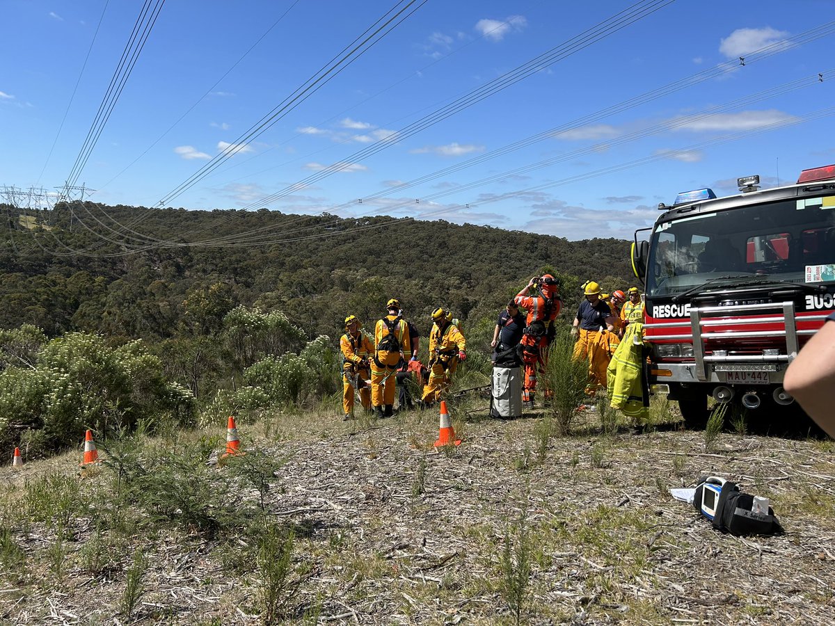 ambomum's tweet photo. Spectacular teamwork today to rescue an injured cyclist in Plenty Gorge. @AmbulanceVic @CFA_Updates @vicsesnews @VictoriaPolice @FireRescueVic https://t.co/YH74slGdQf
