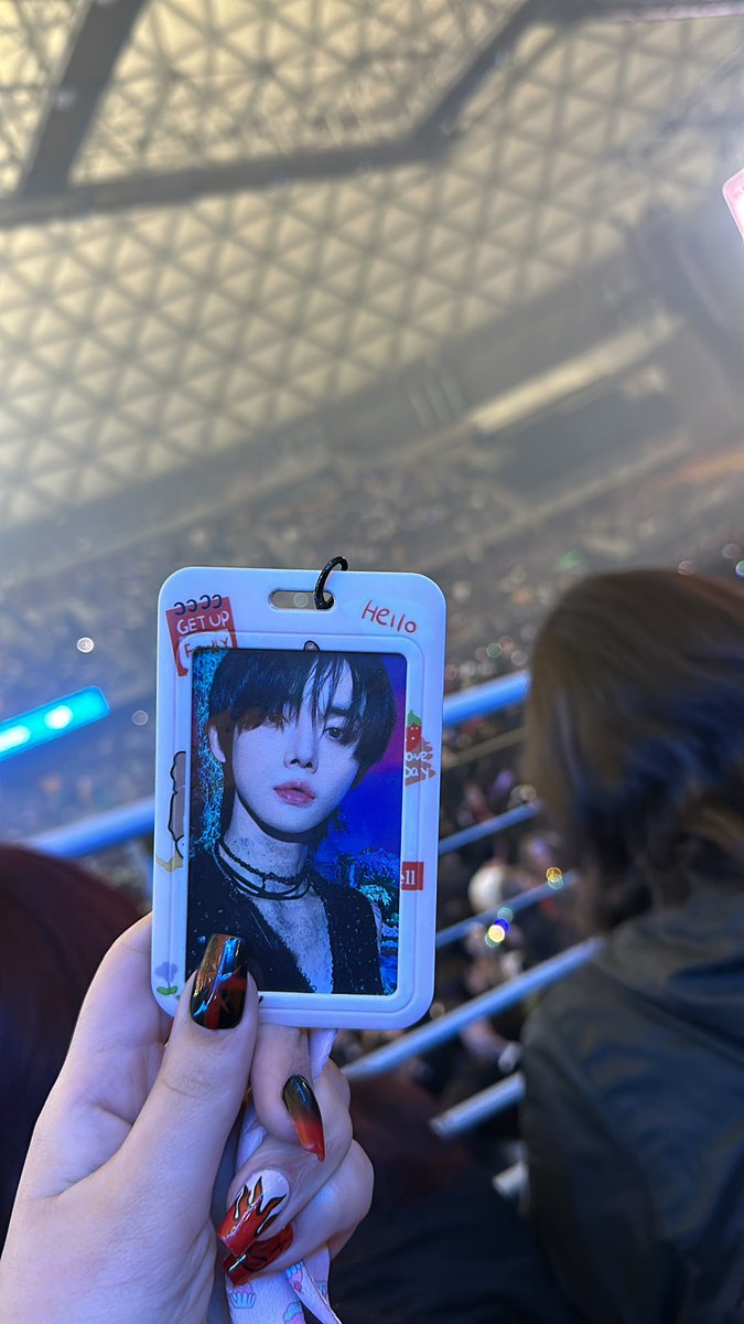 elevmoa's tweet photo. Vine con mi pololo a ver morat 

#moratchile #movistalarenas #morat #yeonjun https://t.co/AG9Of9TSH8