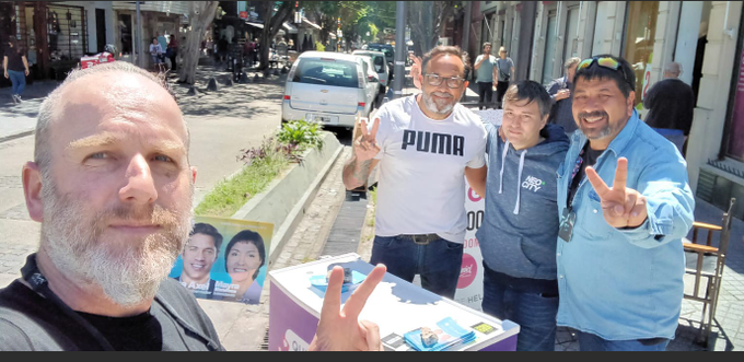 cfornetti63's tweet photo. Ultimo sabado de campaña #MassaPresidente2023 !!
La gloriosa panchera de Bernal Centro, hoy repartio boletas #MassaRossi a muchisima gente que no quiere al desquiciado Milei ni a la VichaCruel
En Bernal/Quilmes se vota #MassaPresidente https://t.co/P3drMpkaP8