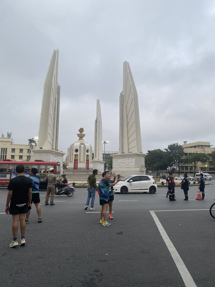 SanphoL's tweet photo. ก้าวด้วยธรรม เพื่อ๑๙ โรงพยาบาล https://t.co/RPIsswz5Rk