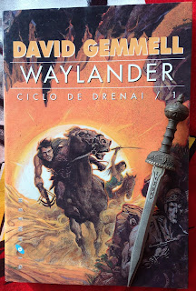 Olethros70's tweet photo. #Reseñas #Libros #NarrativaFantástica #Fantasía #CicloDrenai #DavidGemmell #Waylander 

 WAYLANDER. David Gemmell 

https://t.co/qCYD1UGyQq https://t.co/dYtfcf36Wk
