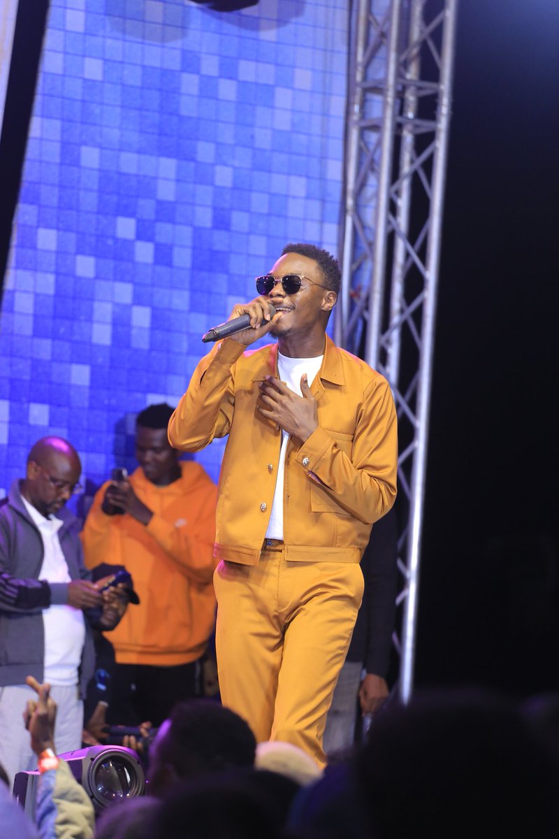 ComedyStoreUG's tweet photo. Mbarara's biggest export, Uganda's finest @Ray_G_official just delivered a never-seen-before performance on #ComedyStoreInTooro at Buhinga Stadium Fortportal.
๐@BoonaFm ๐ https://t.co/xsqsKKV5DV