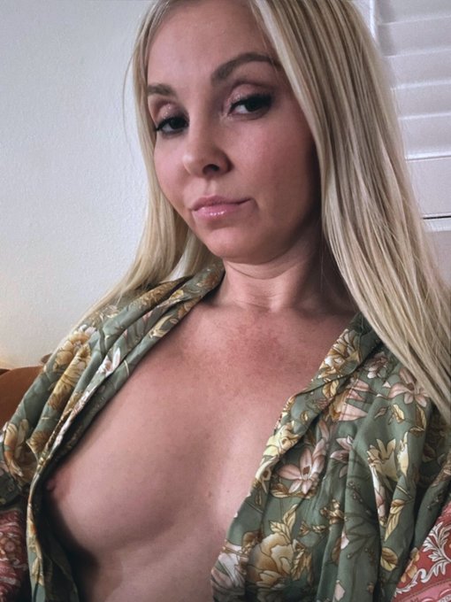 For the next 3 hours I’ll be in my messages on my only fans… What do you want? What do you want to see