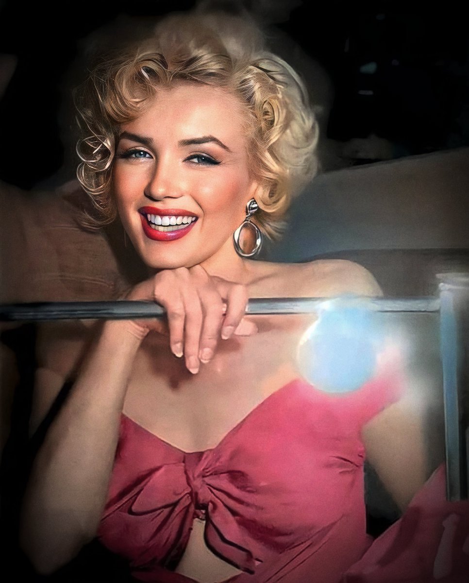 Everyone deserves somebody who makes them look forward to tomorrow.