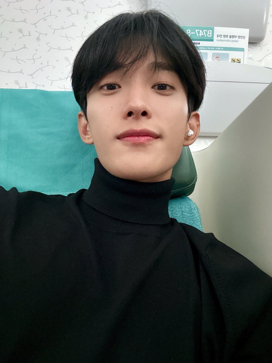 thinkindokyeom's tweet photo. he is so gorgeous https://t.co/PWy1PlcirU