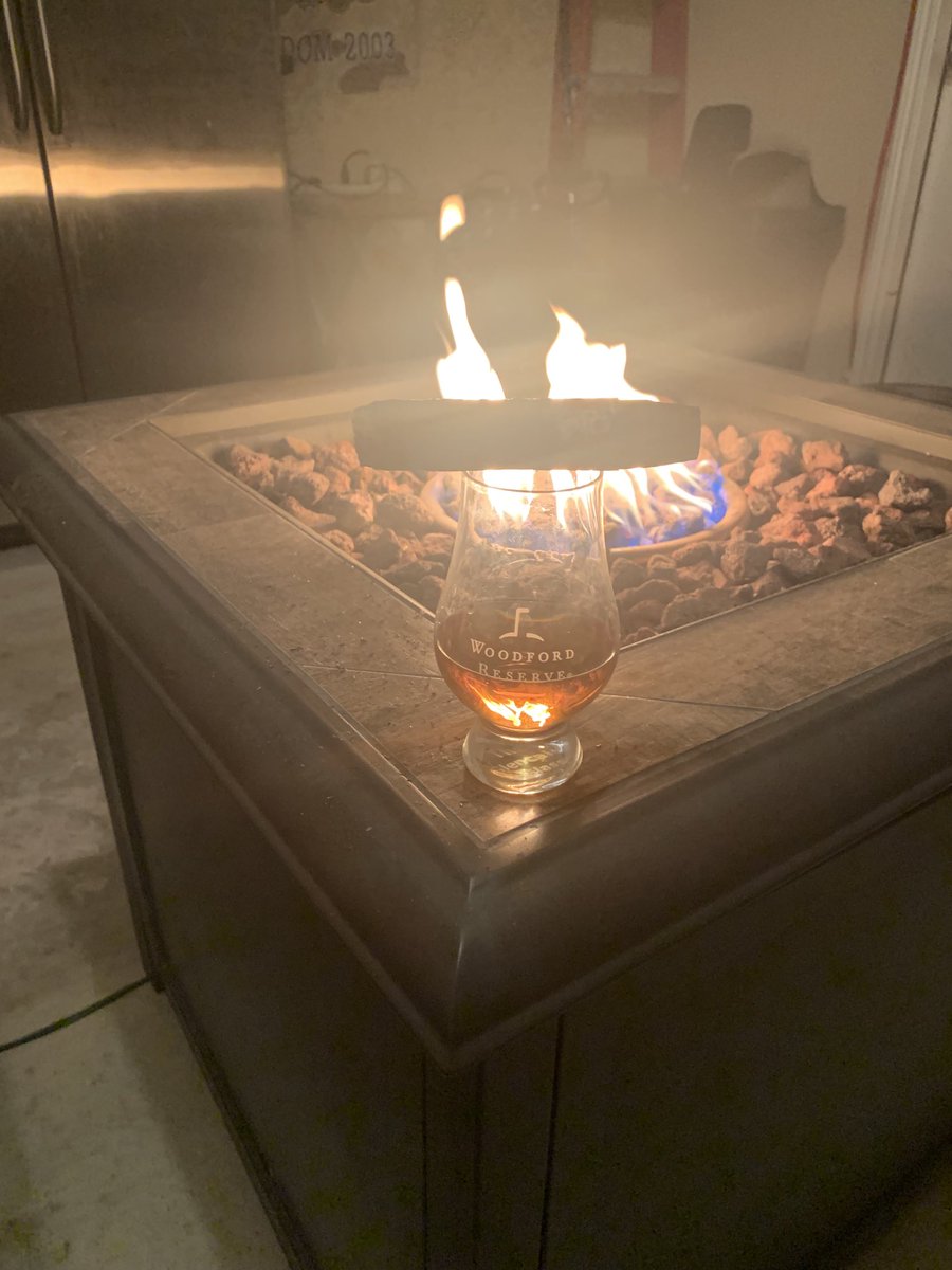 My Drink and Smoke of the night…
This is cheers to all my brothers and sisters that put on the uniform and represented the good ole USA 🇺🇸 BTW it’s not Woodford LoL !!!